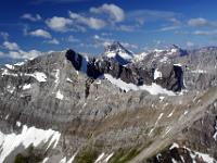 Helikopterblick zu Beersheba Peak und Mount Assiniboine - Banff NP